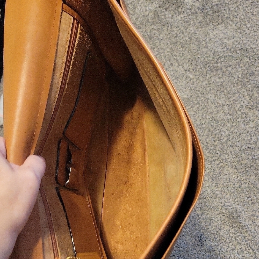 Rafaella Vintage Messenger Soft Leather Camel briefcase Bag - Picture 11 of 13
